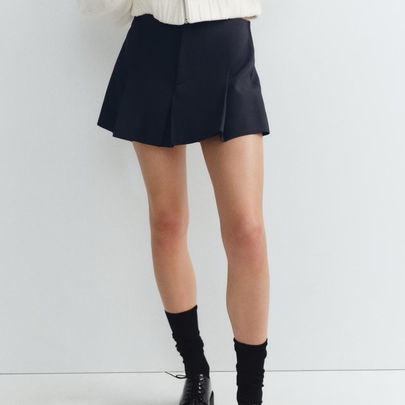 ZARA BLACK SKORT - Picture 2 of 6